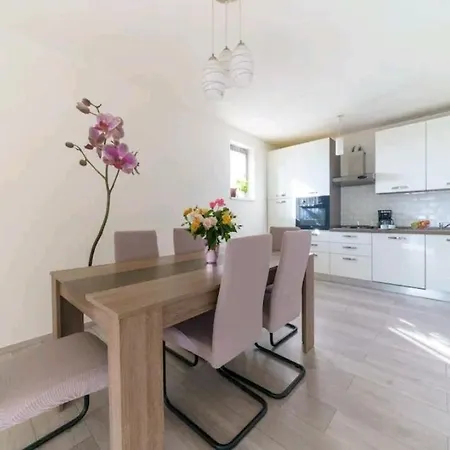 度假居 Family Friendly House With A Swimming Pool Zemunik Donji, Zadar - 21653 *