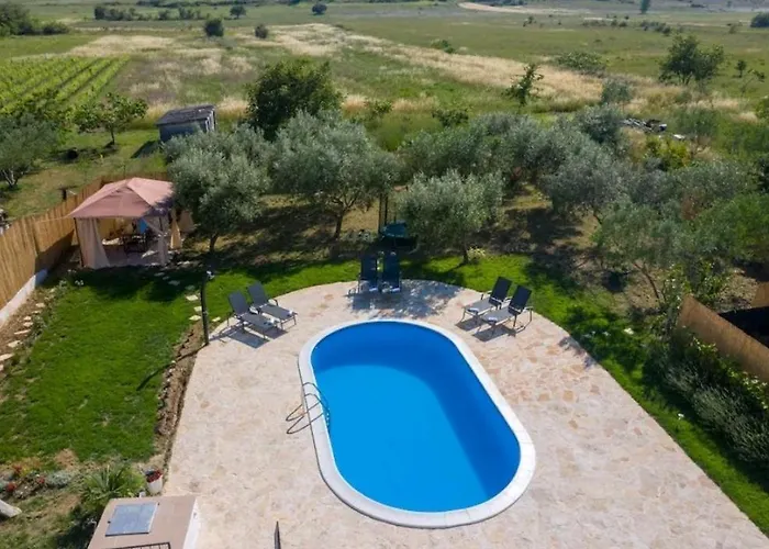 Family Friendly House With A Swimming Pool Zemunik Donji, Zadar - 21653 Дом отдыха *